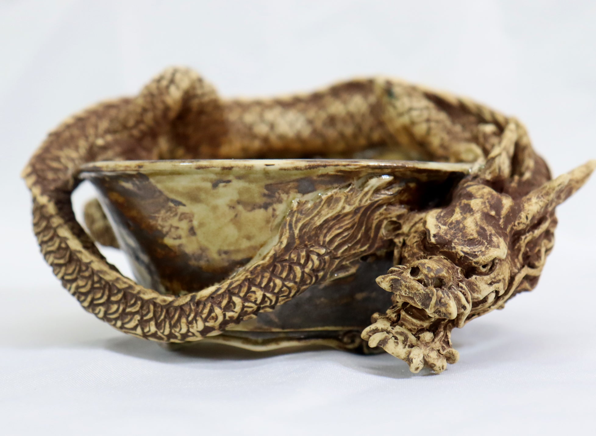 Brown Engulfing Dragon Pot