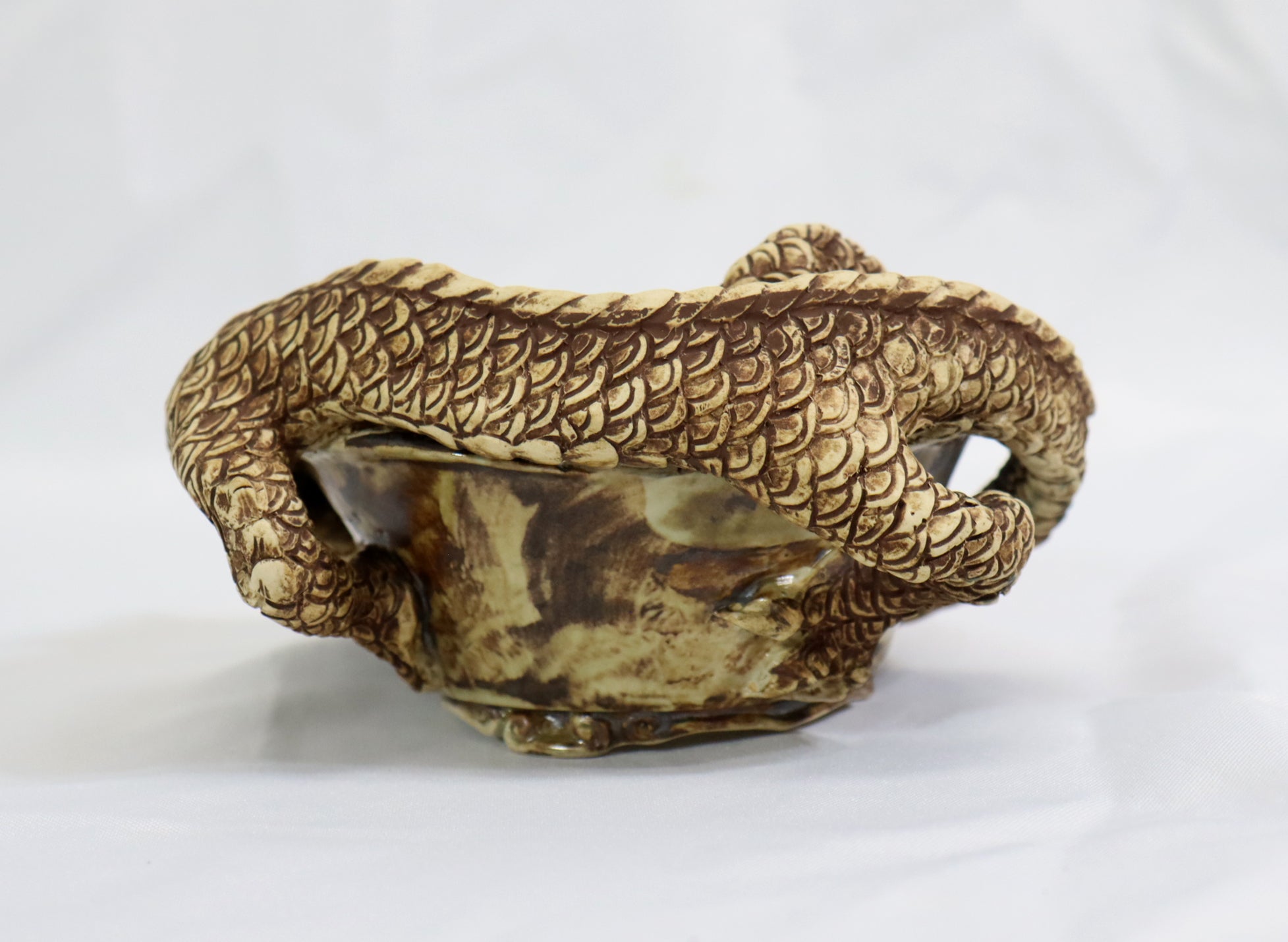 Brown Engulfing Dragon Pot